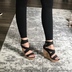 Black Strappy Steve Madden wedges. 4”